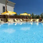 Hotel Asmira Royal *