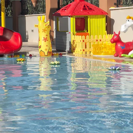 Asmira Royal Szálloda Gümüldür