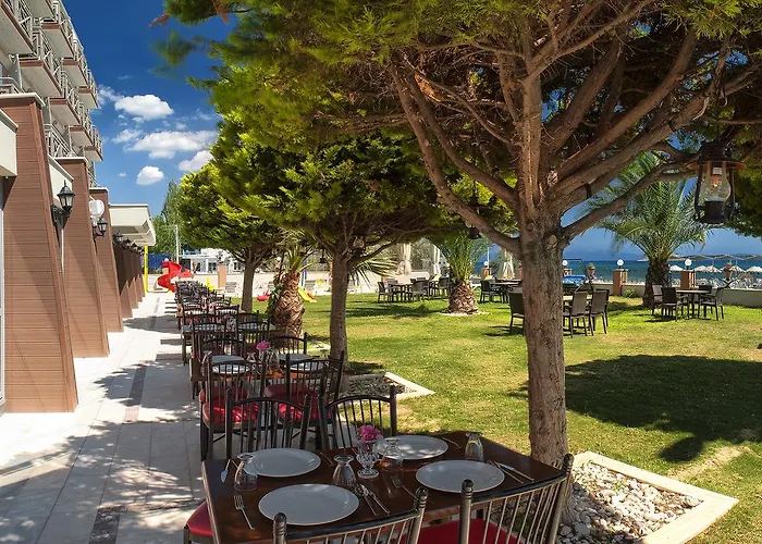 Asmira Royal Hotel *