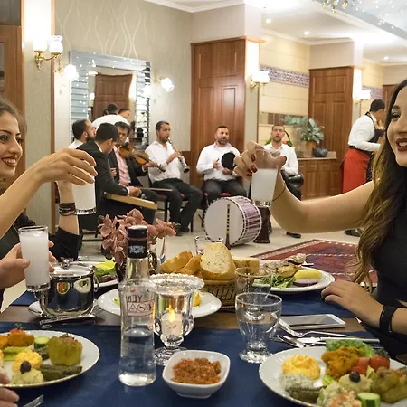 Asmira Royal Hotel *